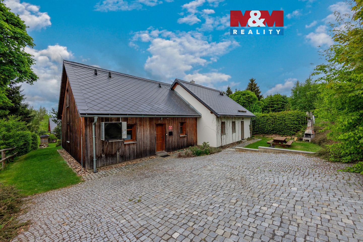 Prodej ubytovacího objektu 183 m²