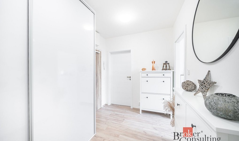 Pronájem bytu 2+1 57 m², Líně – náhled fotky 4