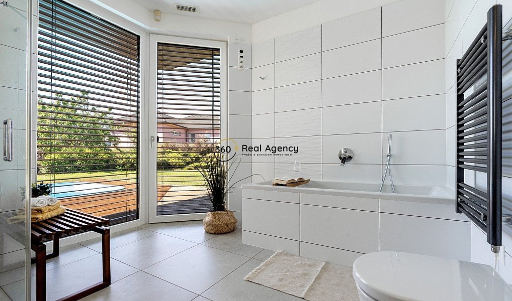 Prodej domu 214 m² s pozemkem 1 240 m², Trnová – náhled fotky 9
