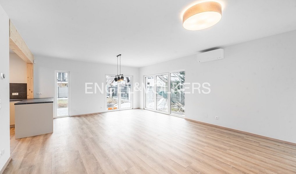 Pronájem domu 167 m² s pozemkem 662 m², Praha – náhled fotky 2