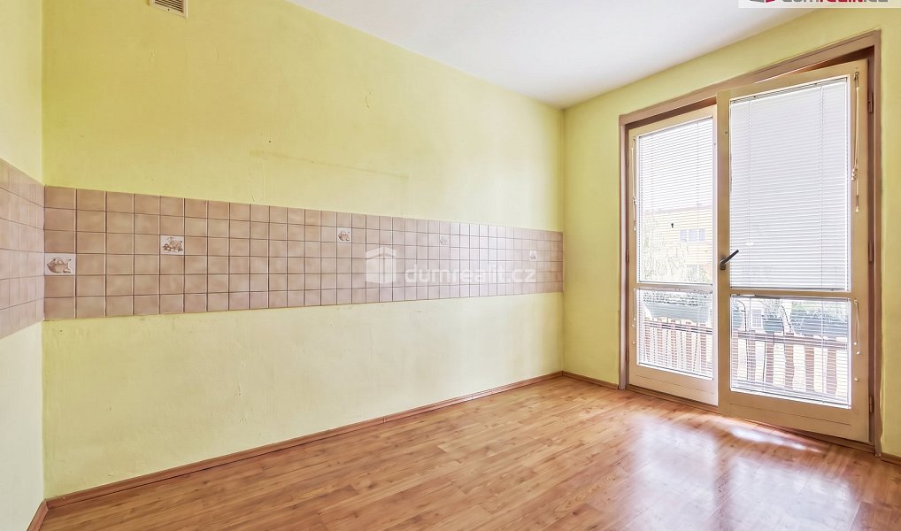 Prodej bytu 2+1 71 m², Ostrov – fotka 1 z 5