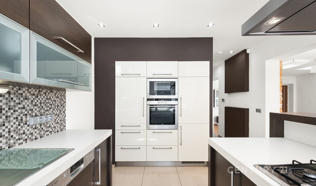 Pronájem domu 210 m² s pozemkem 1 586 m², Mukařov – náhled fotky 11