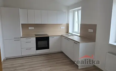 Pronájem bytu 4+kk 107 m², Nákladní, Opava - Město