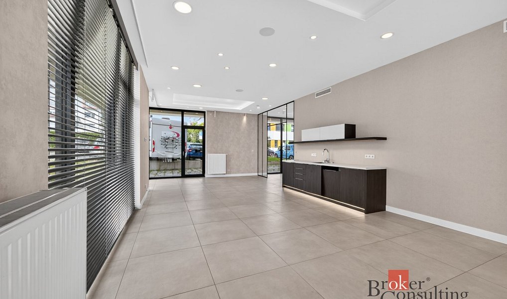 Prodej obchodních prostor 108 m², Plzeň – náhled fotky 8