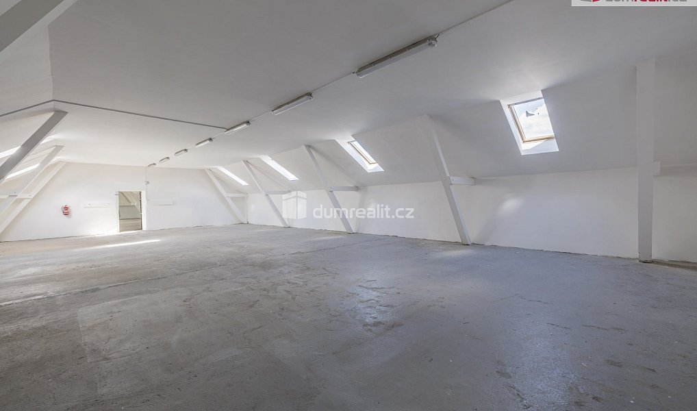 Pronájem výrobních prostor 4 300 m², Doksy – náhled fotky 23