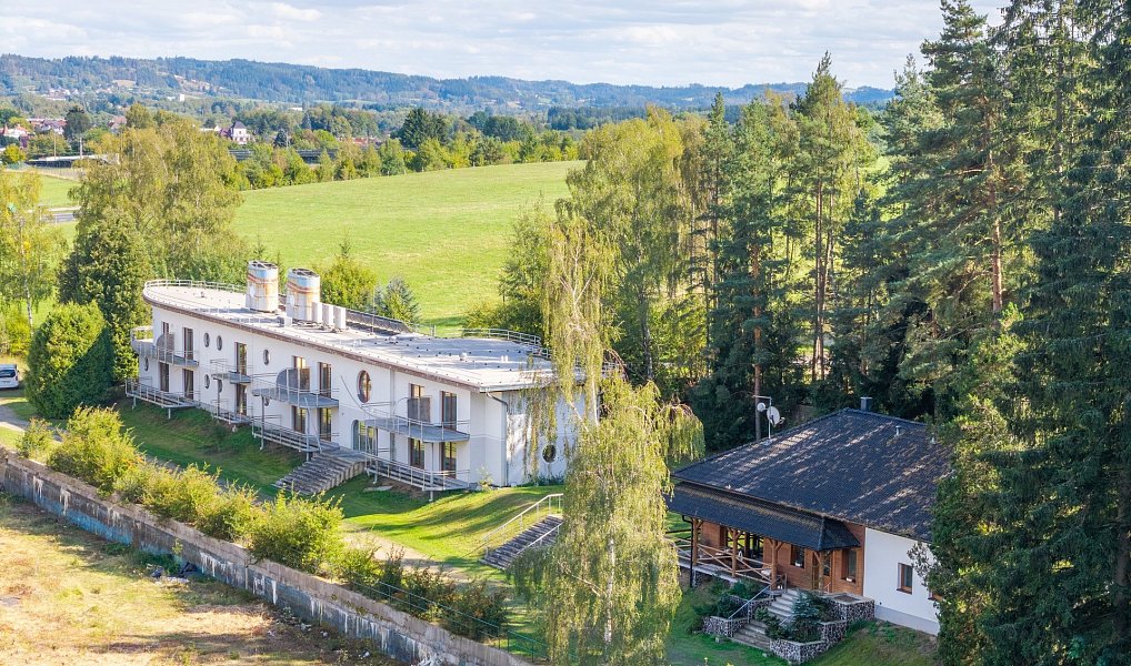 Prodej ubytovacího objektu 3 160 m², Velká Hleďsebe – náhled fotky 4