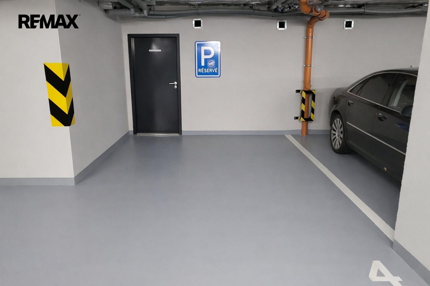 Pronájem garážového stání 25 m2, praha 5 - smíchov