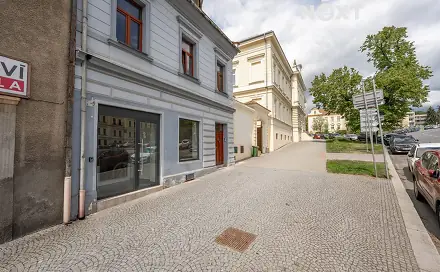 Pronájem kanceláře 35 m², Hlaváčkovo náměstí, Slaný, okres Kladno