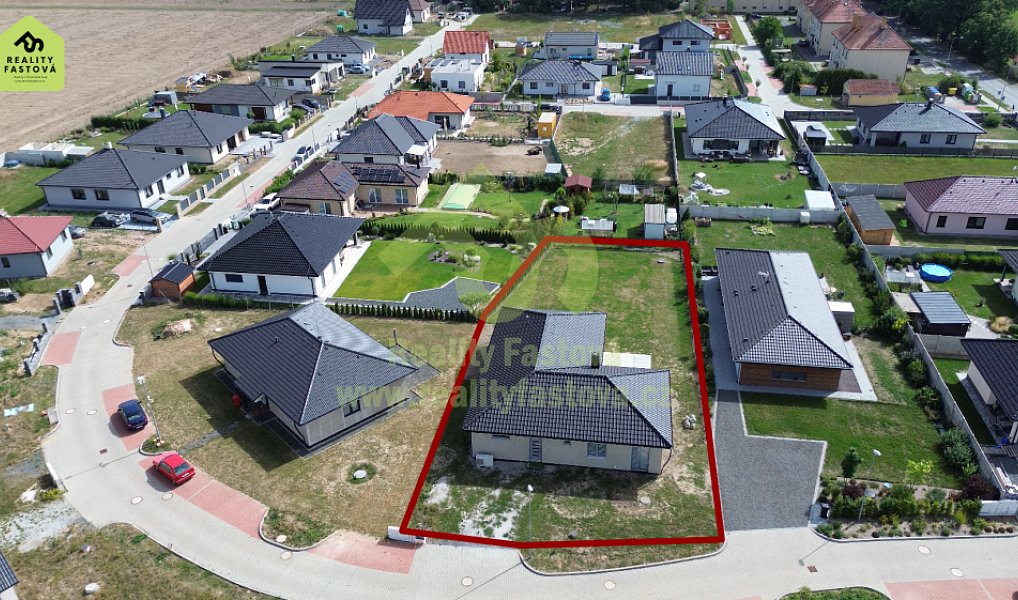 Prodej domu 156 m² s pozemkem 918 m², Lužany – náhled fotky 3