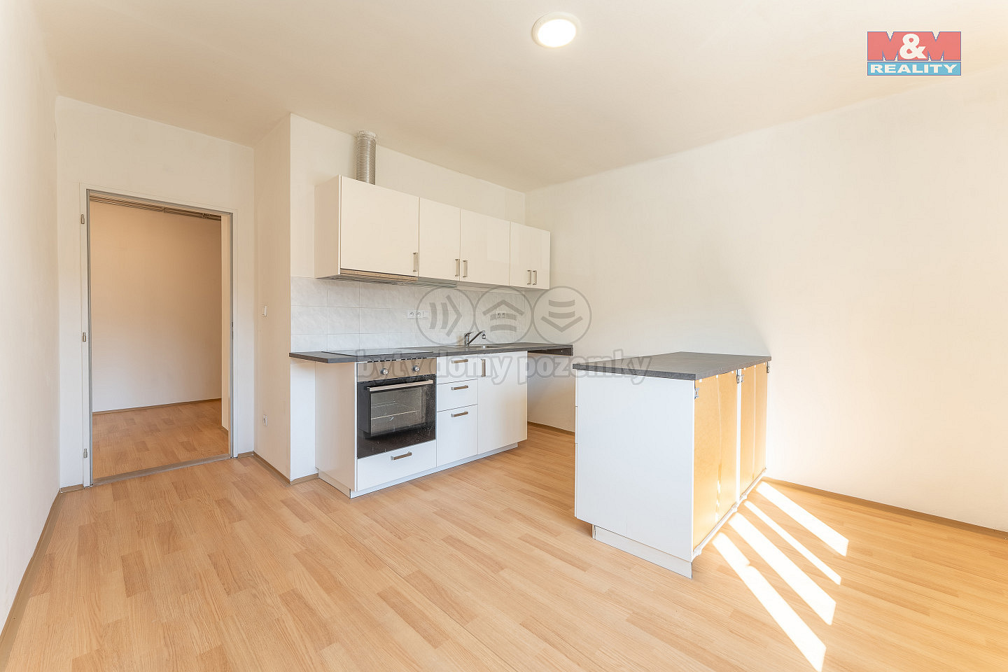 Prodej nájemního domu, činžáku 1 120 m² — photo 3