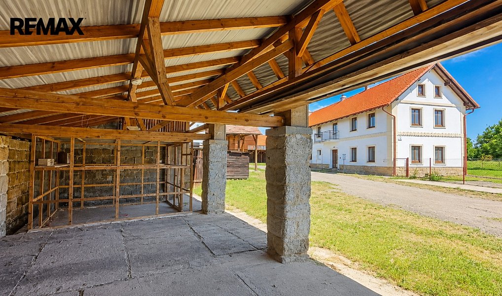 Prodej ubytovacího objektu 320 m², Kokořín – náhled fotky 6