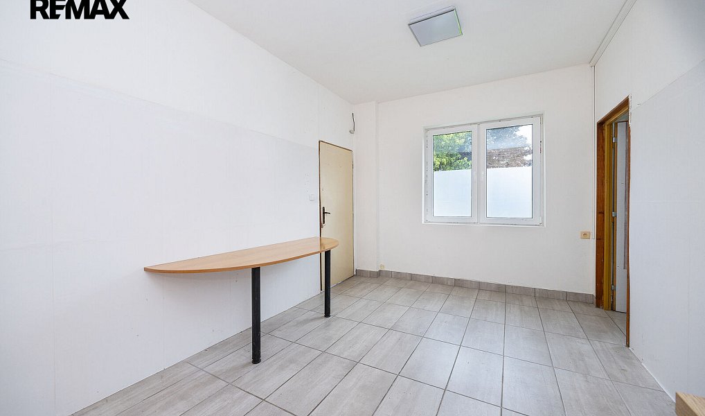 Pronájem obchodních prostor 200 m², Hořice – náhled fotky 21