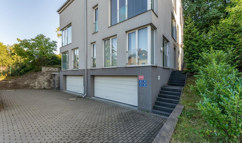 Prodej bytu 4+kk 134 m², Praha – náhled fotky 27