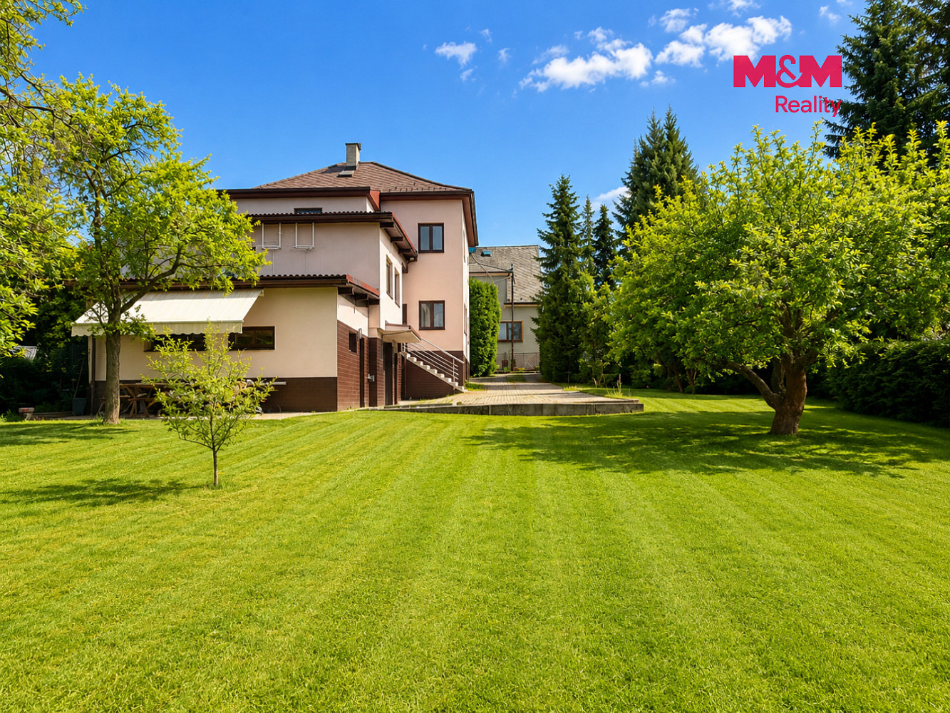 Prodej domu 420 m² s pozemkem 1 339 m² — photo 2