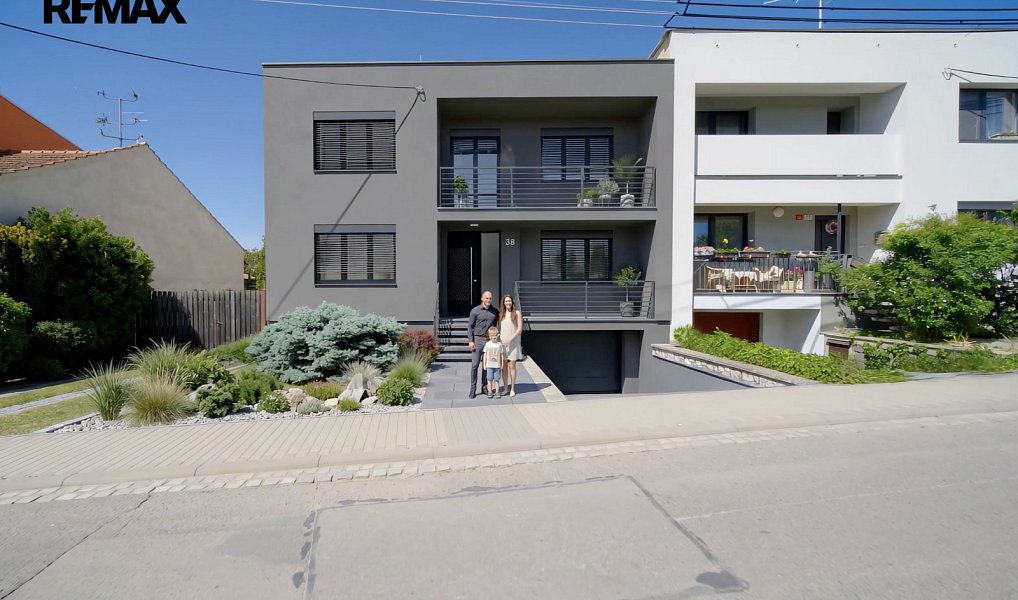 Prodej domu 166 m² s pozemkem 401 m², Mikulov – fotka 1 z 46