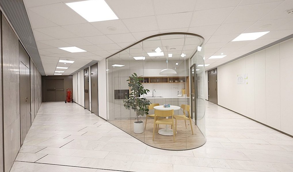 Pronájem obchodních prostor 653 m², Praha – náhled fotky 9