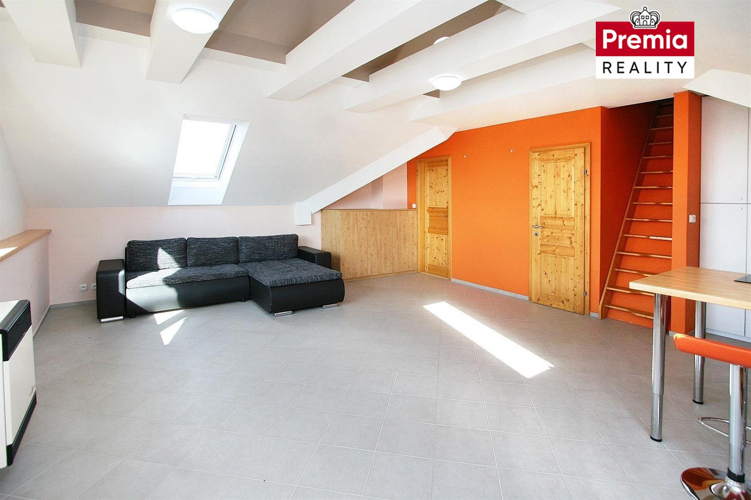 Pronájem bytu 1+kk 40 m² — photo 2