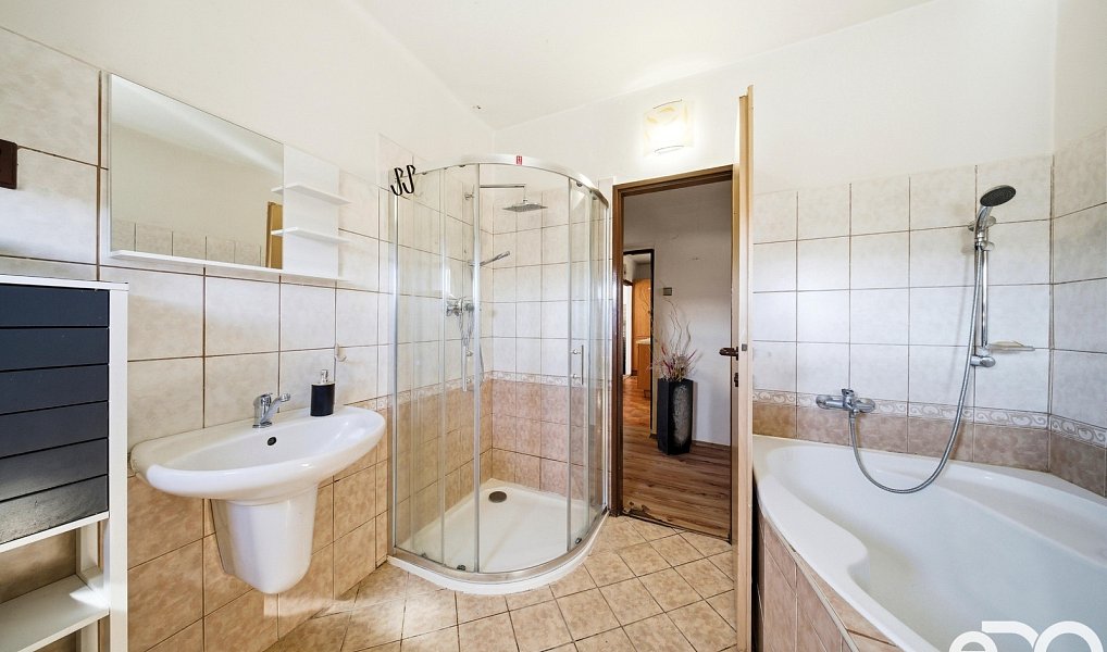 Prodej domu 300 m² s pozemkem 1 852 m², Liberec – náhled fotky 14