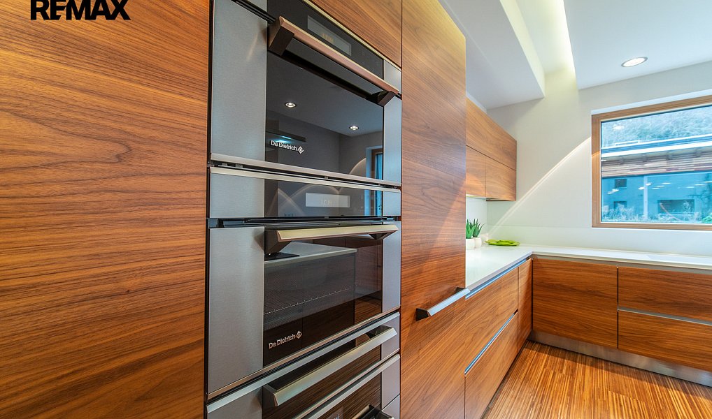 Prodej domu 536 m² s pozemkem 1 709 m², Praha – náhled fotky 8