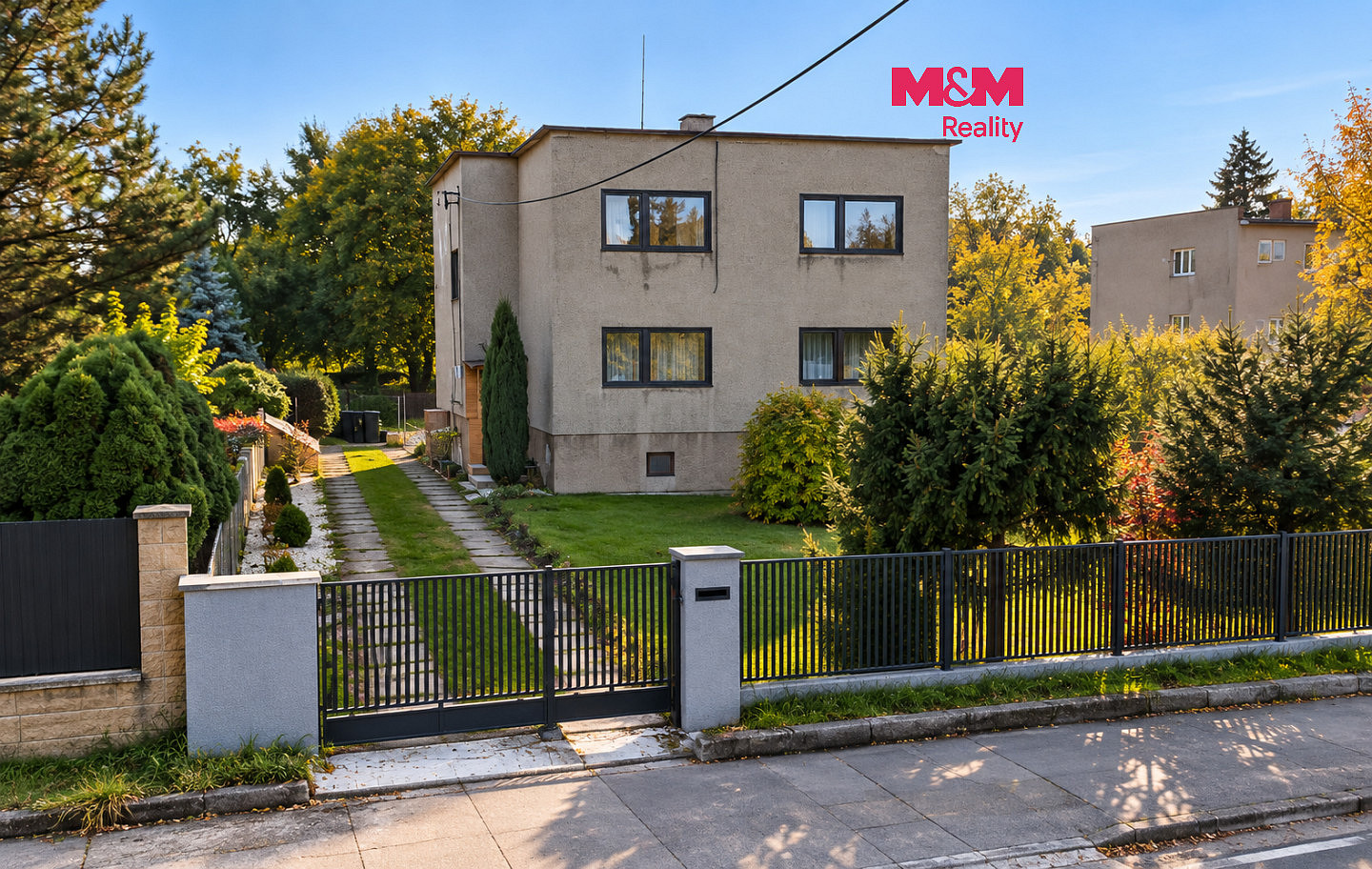 Prodej domu 180 m² s pozemkem 1 061 m²