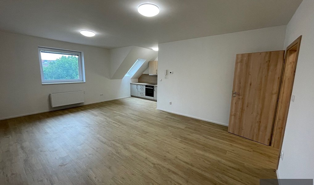 Pronájem bytu 1+kk 43 m², Uherský Brod – náhled fotky 7