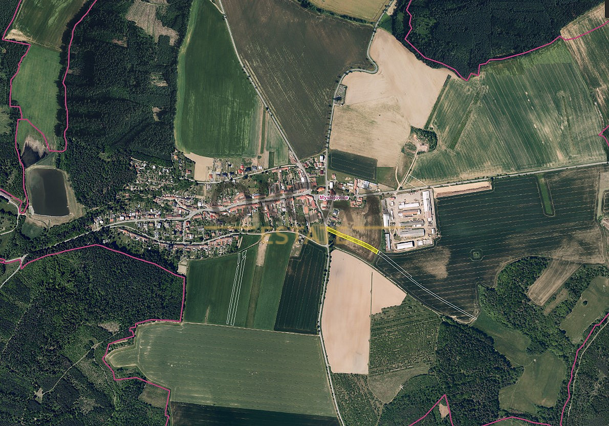 Prodej stavebního pozemku 1 389 m² – fotografie 3