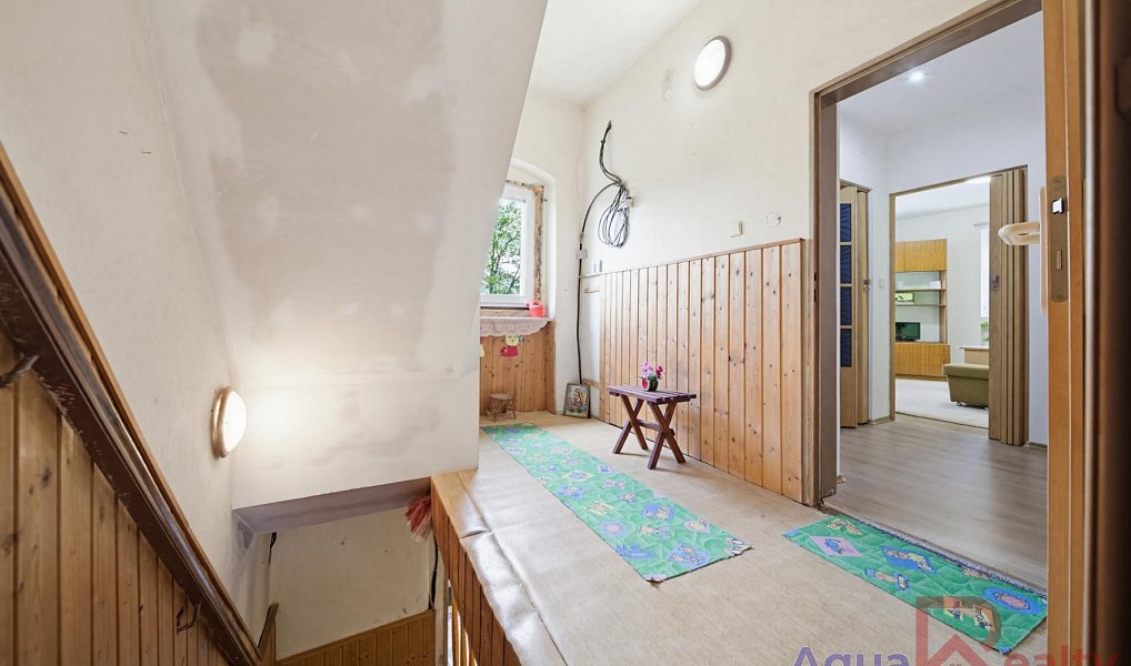 Prodej domu 330 m² s pozemkem 1 180 m², Stanovice – náhled fotky 12