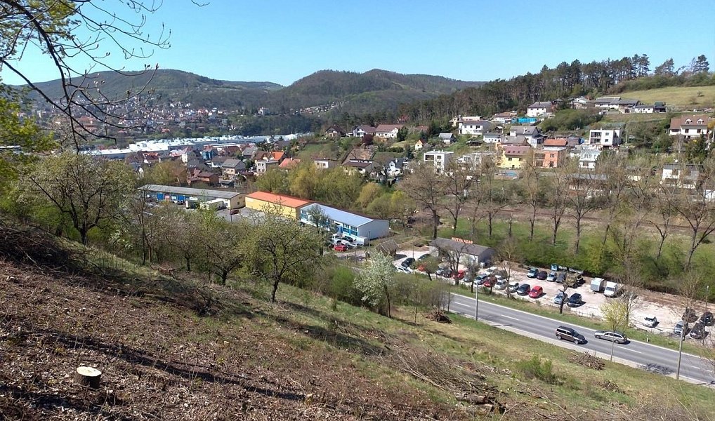 Prodej stavebního pozemku 15 999 m², Beroun – náhled fotky 3