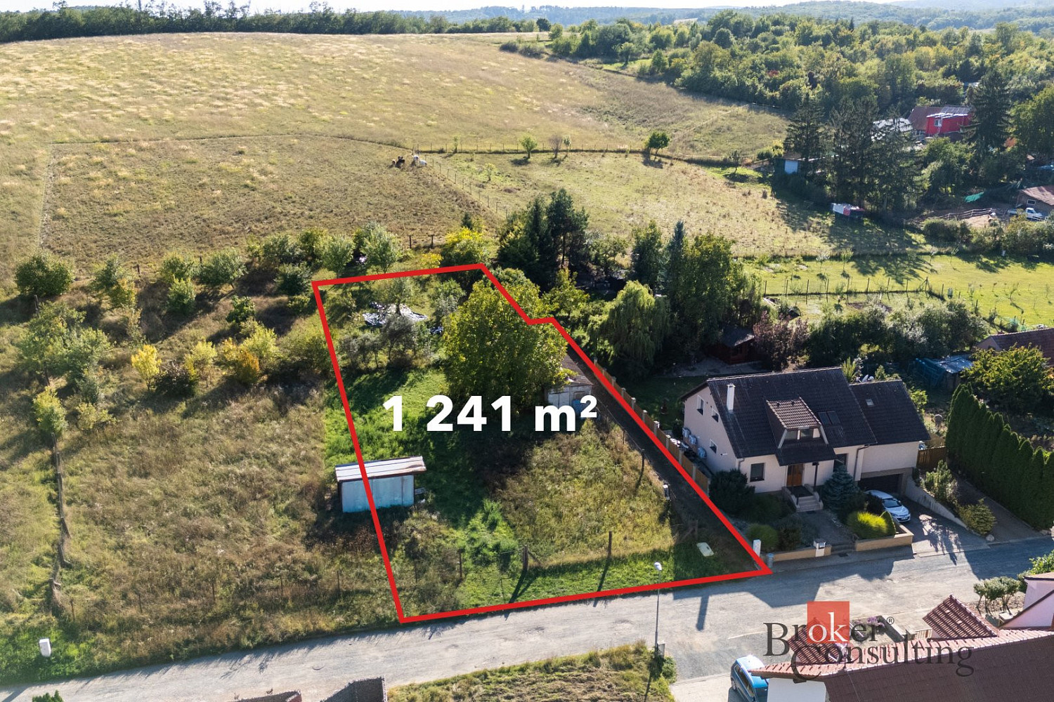 Prodej stavebního pozemku 1 241 m² – fotografie 2