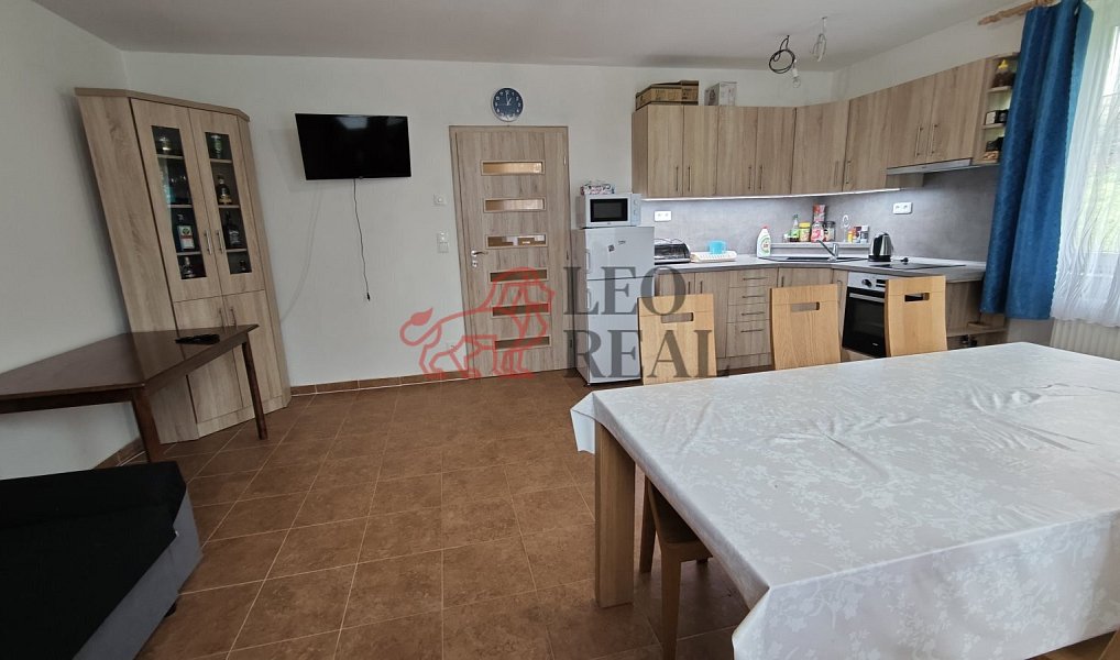 Prodej domu 140 m² s pozemkem 1 045 m², Mladé Buky – náhled fotky 3