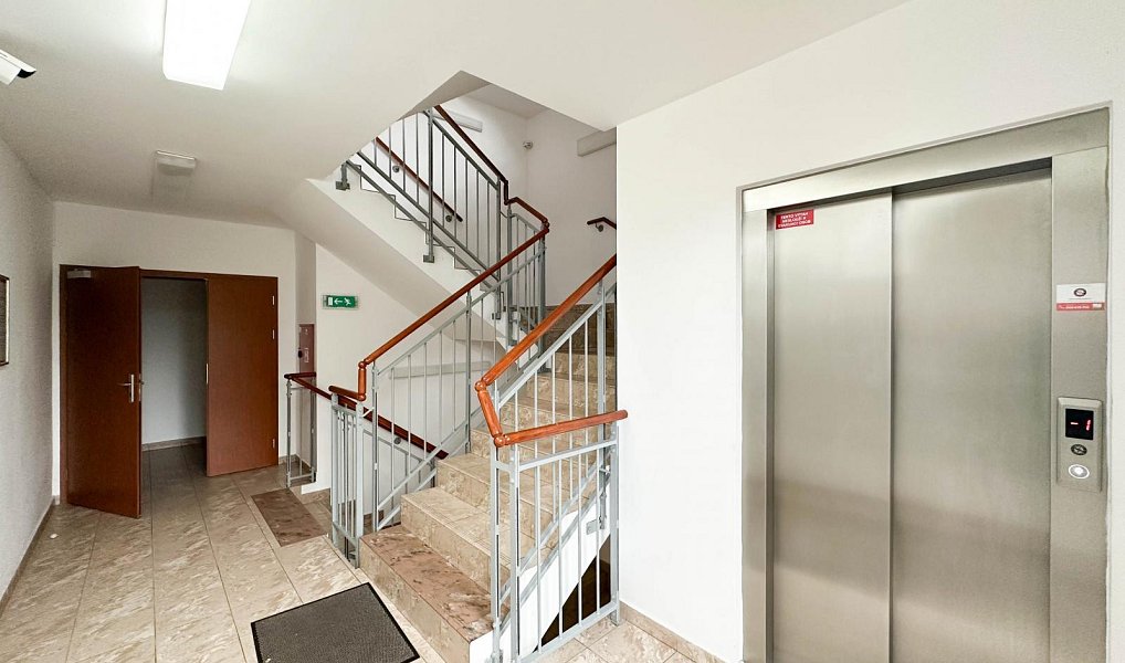 Pronájem bytu 2+kk 61 m², Praha – náhled fotky 12