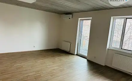 Prodej bytu 2+kk 72 m², Vrchlického, Kladno - Kročehlavy