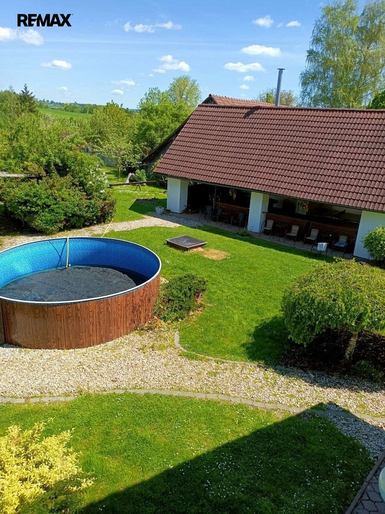 Prodej ubytovacího objektu 700 m² – fotografie 3