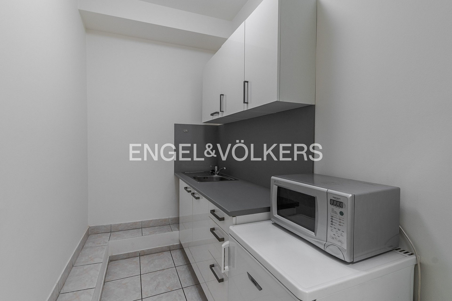 Pronájem kanceláře 72 m² – fotografie 5