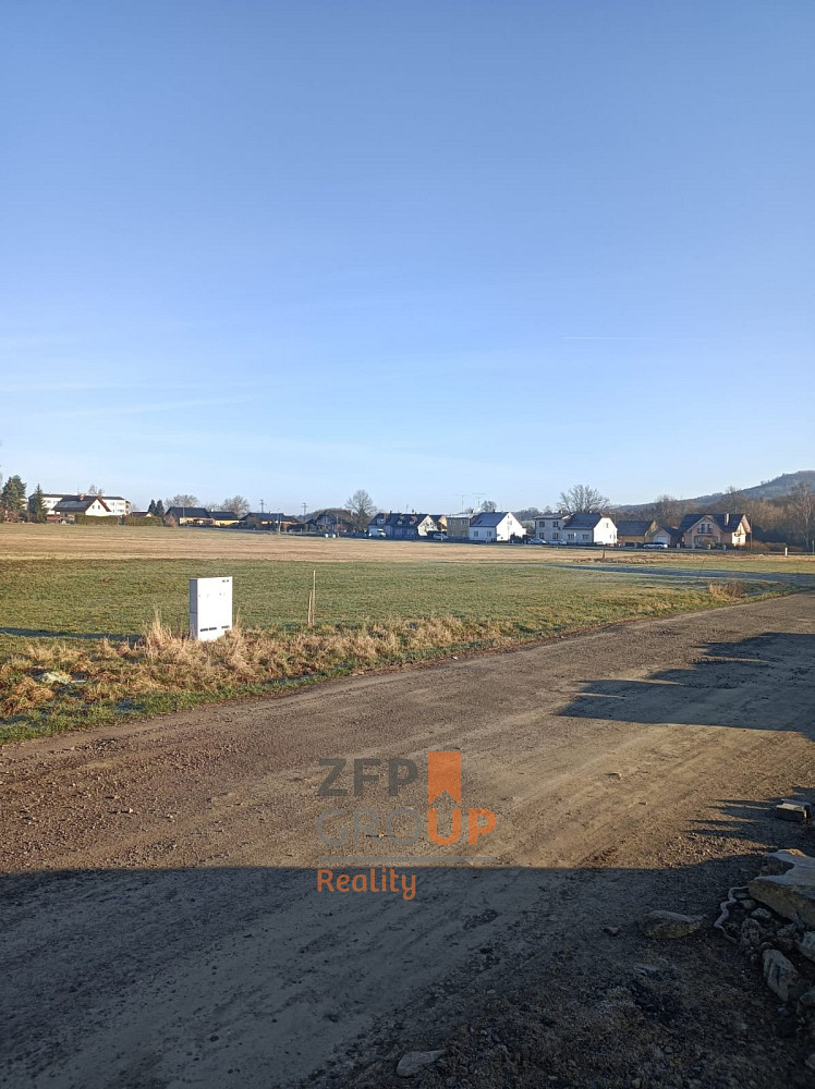 Prodej stavebního pozemku 848 m² – pohled 3