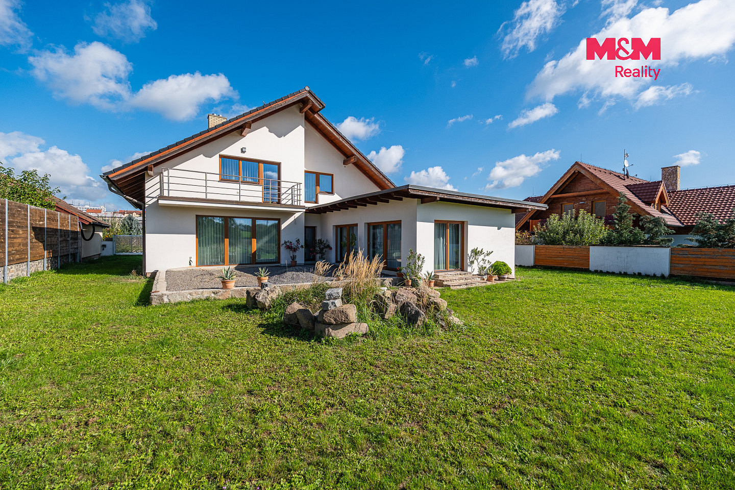 Prodej domu 300 m² s pozemkem 1 006 m² – fotografie 2