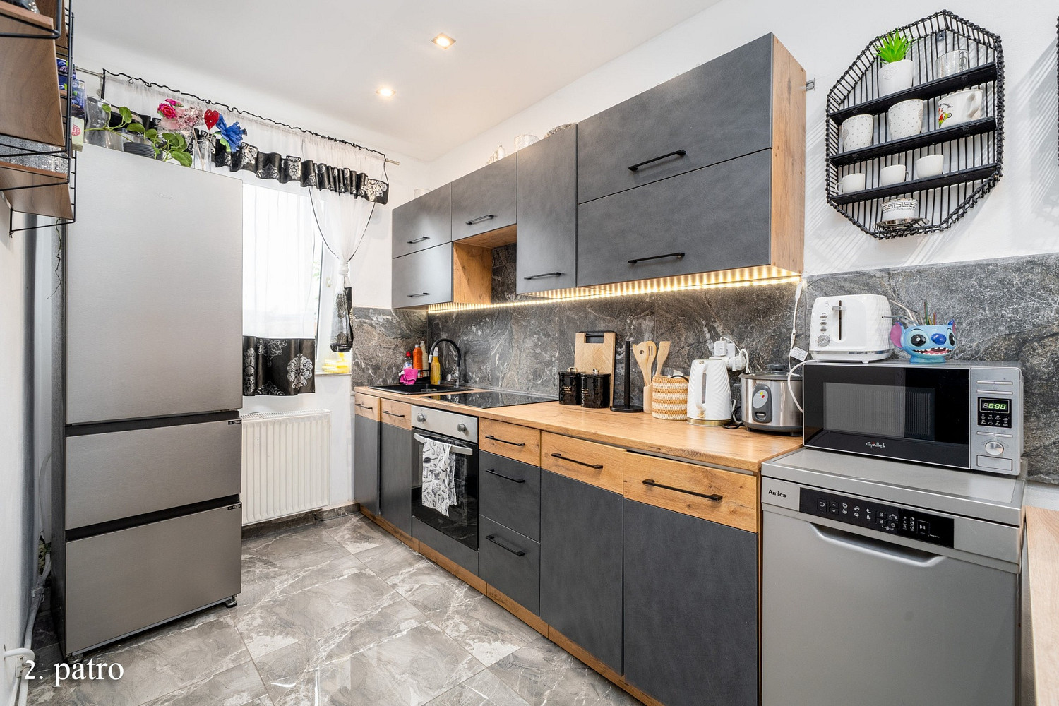 Prodej nájemního domu, činžáku 106 m² — photo 2