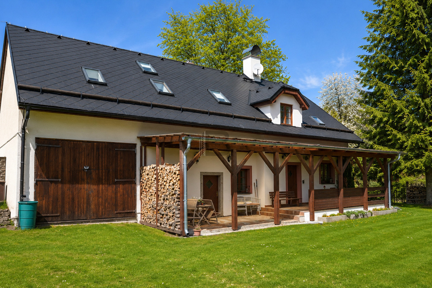 Prodej chaty/chalupy 242 m² s pozemkem 1 129 m² – fotografie 2