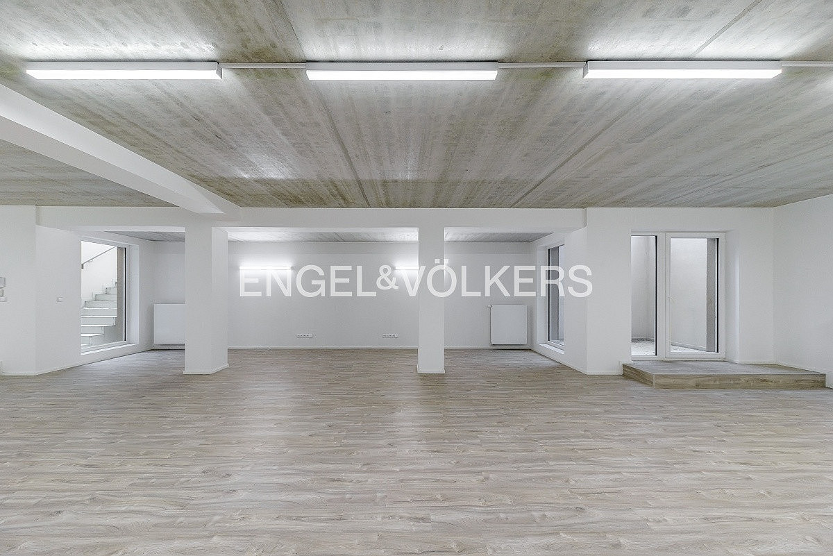 Pronájem kanceláře 136 m² – fotografie 4