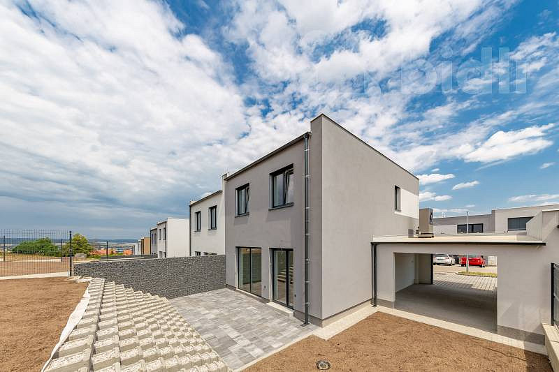 Prodej domu 126 m² s pozemkem 495 m² — photo 2