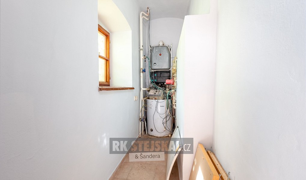 Prodej domu 430 m² s pozemkem 57 892 m², Brloh – náhled fotky 14
