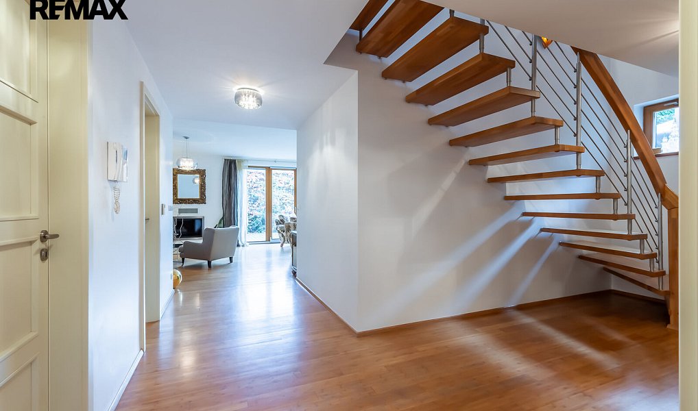 Prodej domu 306 m² s pozemkem 418 m², Praha – náhled fotky 20