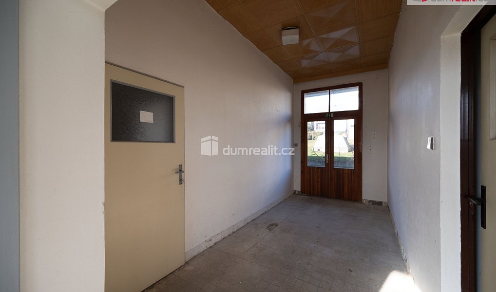 Pronájem výrobních prostor 1 650 m², Vacov – náhled fotky 2