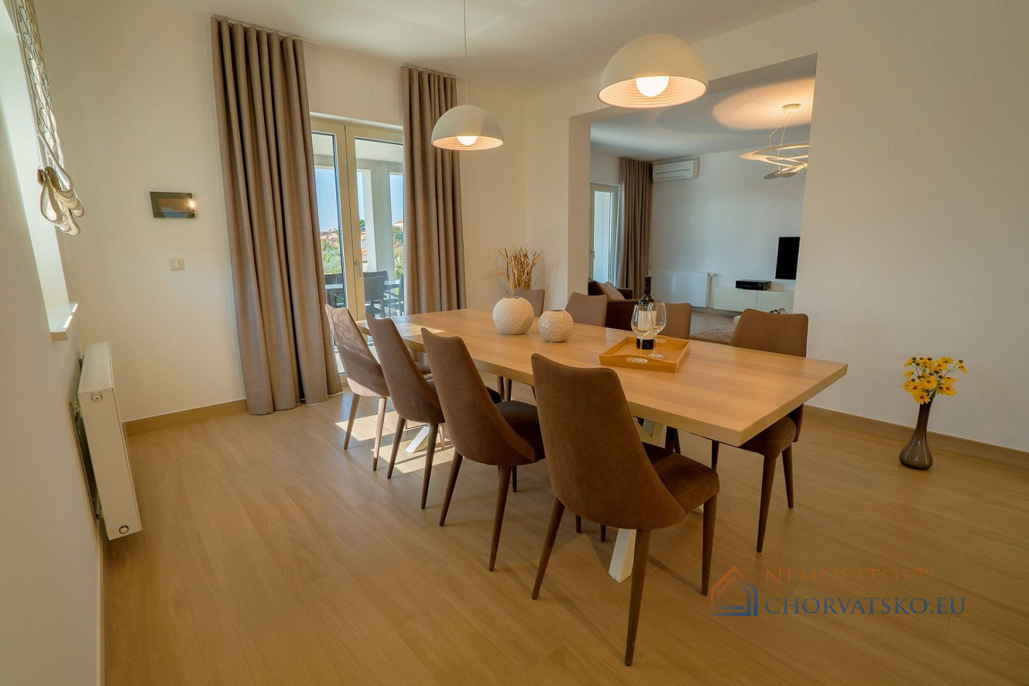 Prodej domu 400 m² s pozemkem 1 400 m² - Fler