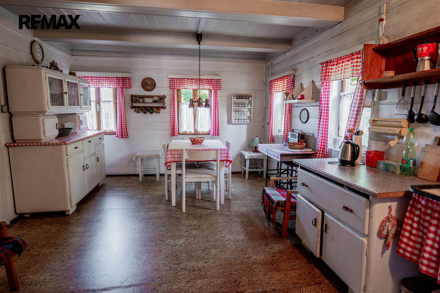 Prodej chaty/chalupy 217 m² s pozemkem 460 m² – fotografie 2