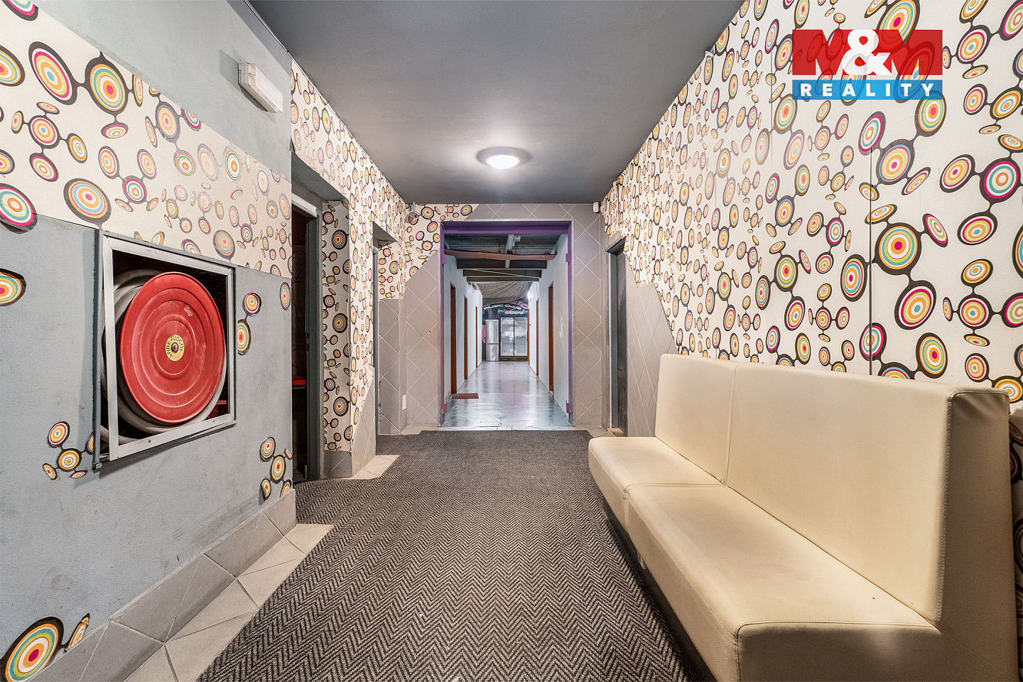 Prodej komerčního objektu (jiného typu) 700 m² — photo 2