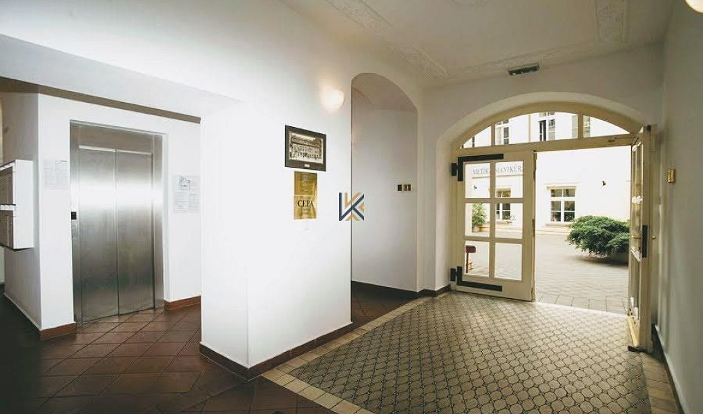Pronájem kanceláře 131 m², Praha – náhled fotky 2