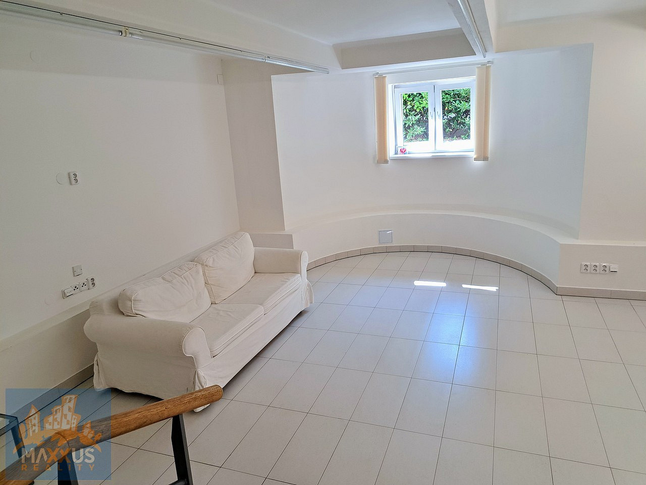 Pronájem bytu 2+1 88 m² – fotografie 4