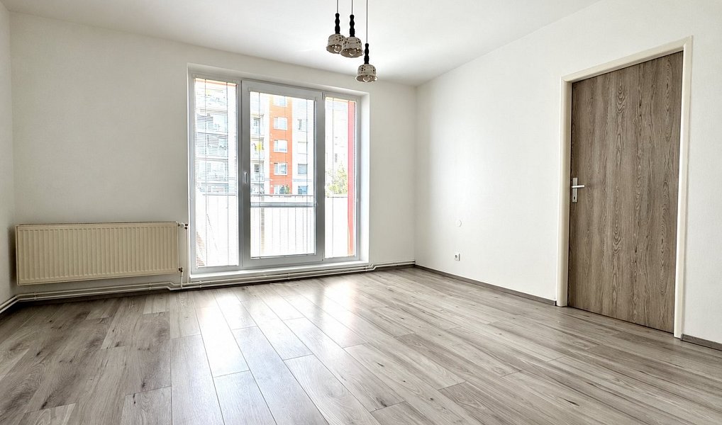 Prodej bytu 3+1 62 m², Hodonín – náhled fotky 2