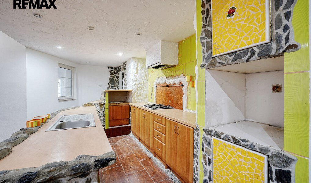 Prodej domu 952 m² s pozemkem 2 493 m², Všeruby – náhled fotky 6
